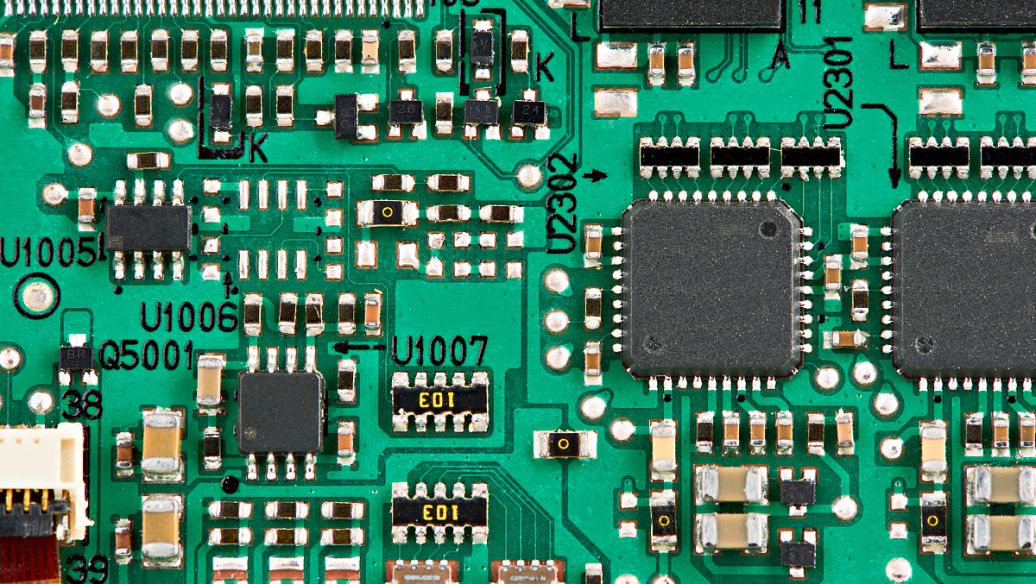 SMT surface mount processing.Hybrid circuit board PCB